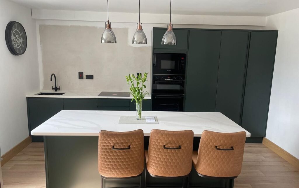 Handleless Painted Conifer Kitchen with Calacatta Oro Quartz | Dublin