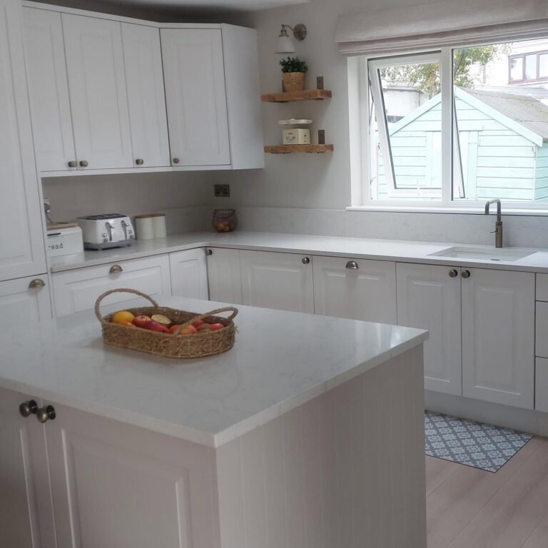 Porcelain Shaker U-Shaped Kitchen with an Island in Clontarf, Dublin